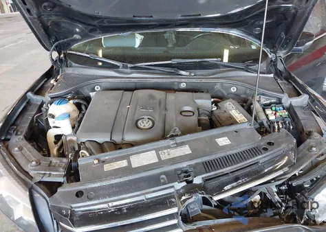 2013 Volkswagen Passat 2.5L Se из США, поврежденный, VIN 1VWBP7A36DC049713